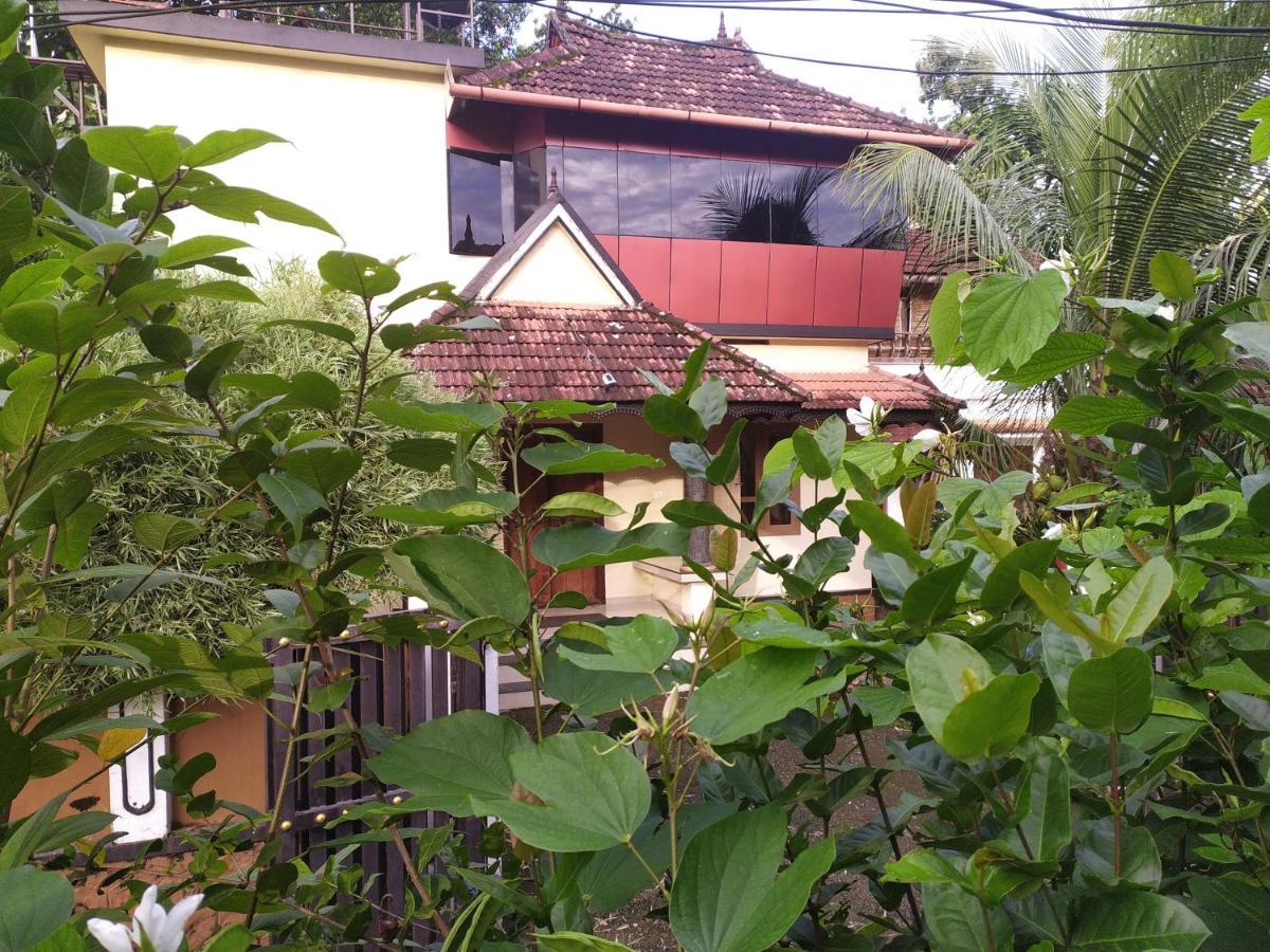 Swasthi Griha Villa Aranmula Exterior photo
